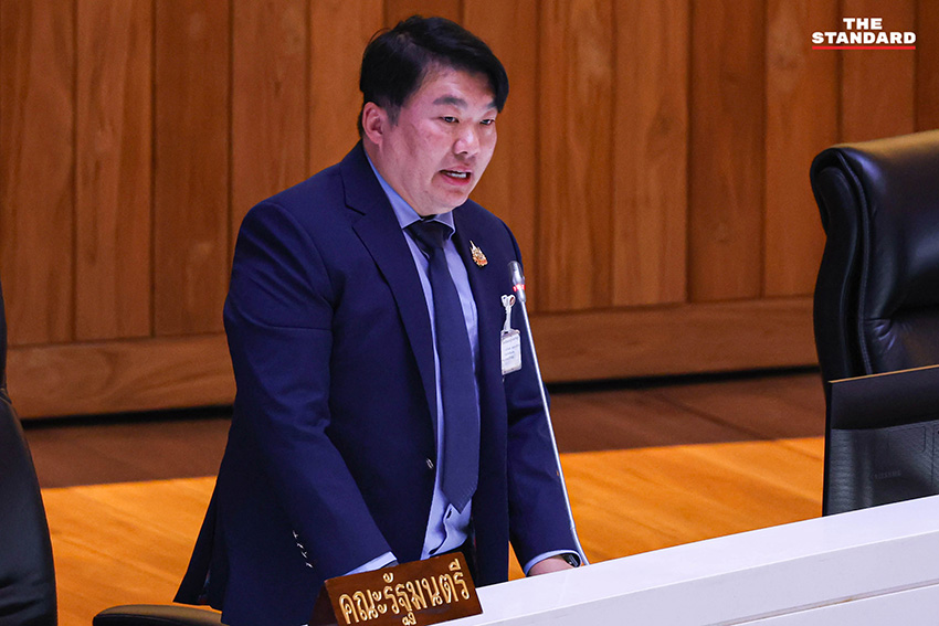 ภาพบรรยากาศการประชุมสภาผู้แทนราษฎรเพื่อพิจารณา พ.ร.ก. กู้เงิน 4 แสนล้านบาท 15
