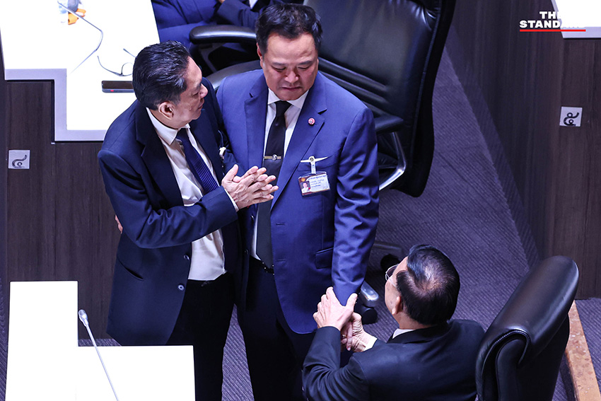 ภาพบรรยากาศการประชุมสภาผู้แทนราษฎรเพื่อพิจารณา พ.ร.ก. กู้เงิน 4 แสนล้านบาท 7