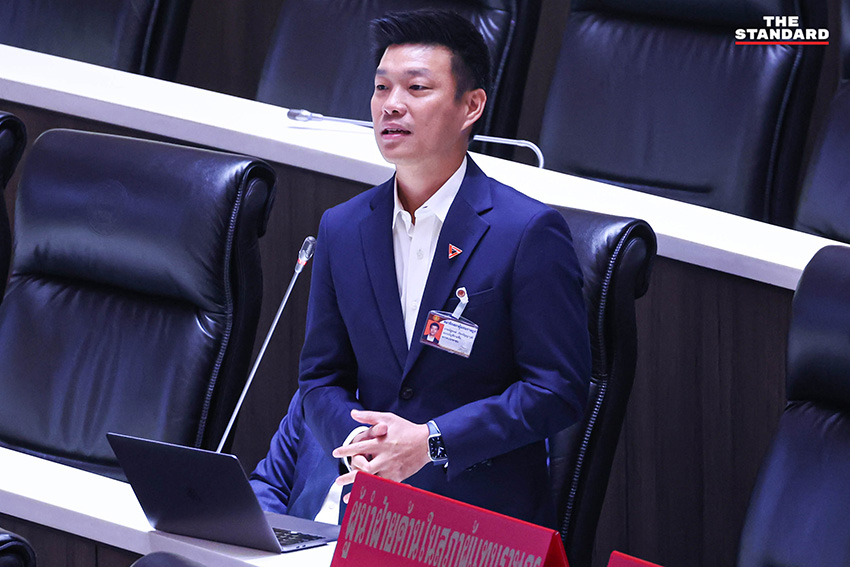 ภาพบรรยากาศการประชุมสภาผู้แทนราษฎรเพื่อพิจารณา พ.ร.ก. กู้เงิน 4 แสนล้านบาท 9