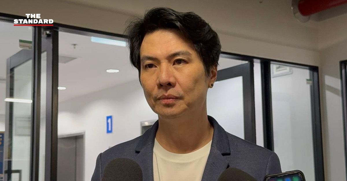 ภาวุธ พงษ์วิทยภานุ สส.บัญชีรายชื่อ พรรคประชาชน ให้สัมภาษณ์สื่อมวลชนที่กรมสอบสวนคดีพิเศษ (ดีเอสไอ)