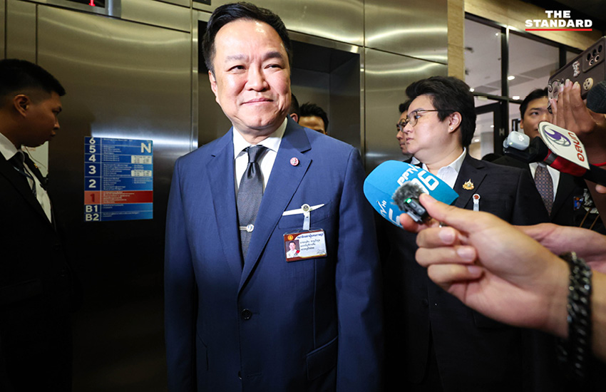 อนุทิน ชาญวีรกูล นายกรัฐมนตรี และเอกนิติ นิติทัณฑ์ประภาศ รองนายกรัฐมนตรีและรัฐมนตรีว่าการกระทรวงการคลัง ที่อาคารรัฐสภา 2