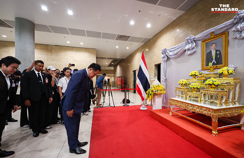 อนุทิน ชาญวีรกูล นายกรัฐมนตรี และเอกนิติ นิติทัณฑ์ประภาศ รองนายกรัฐมนตรีและรัฐมนตรีว่าการกระทรวงการคลัง ที่อาคารรัฐสภา 3