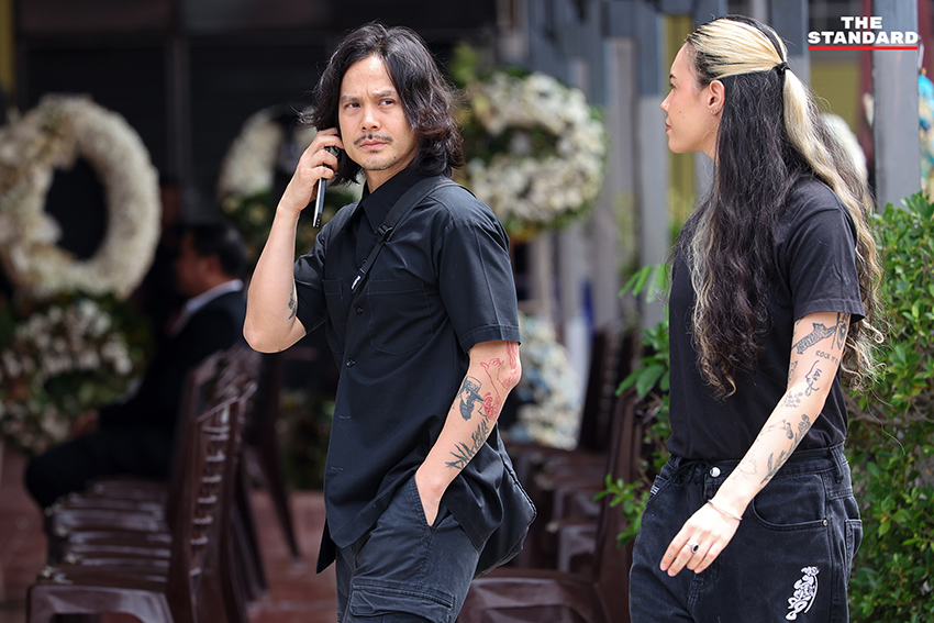 ภาพพิธีเคลื่อนโลงศพ เร แม๊คโดแนลด์ ขึ้นสู่เมรุ ท่ามกลางความอาลัย 4
