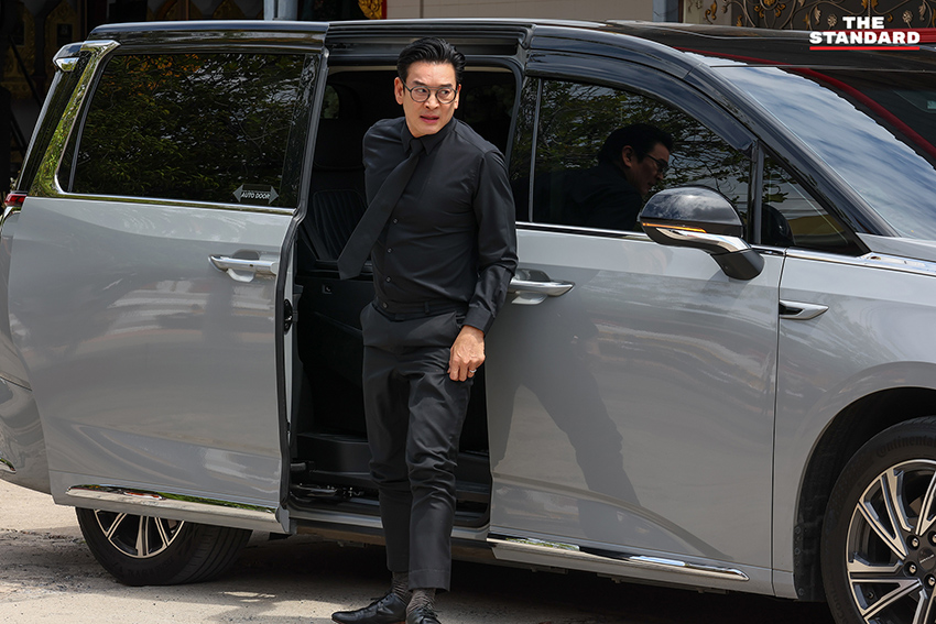 ภาพพิธีเคลื่อนโลงศพ เร แม๊คโดแนลด์ ขึ้นสู่เมรุ ท่ามกลางความอาลัย 5