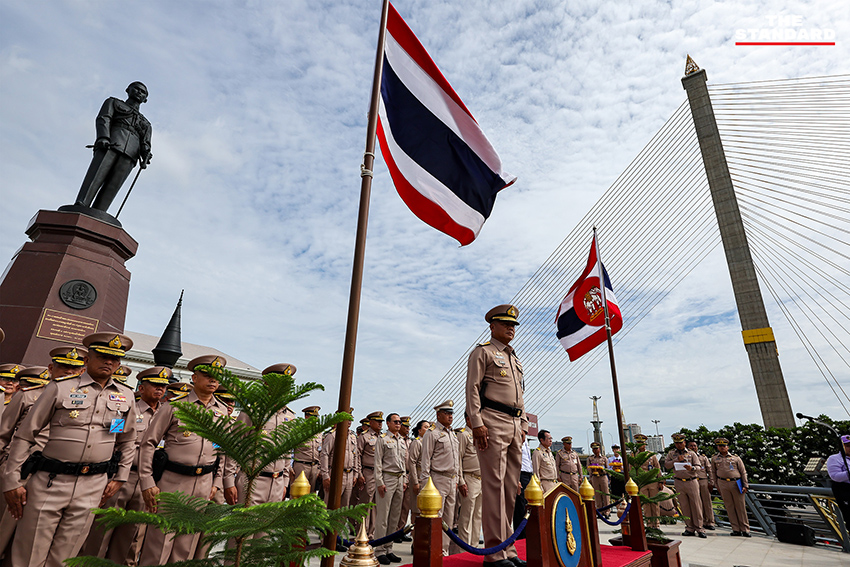 ผบ.ทร. เป็นประธานเปิดการฝึกขบวนพยุหยาตราทางชลมารค มีกำลังพลฝีพายและเรือพระราชพิธีเข้าร่วม 3
