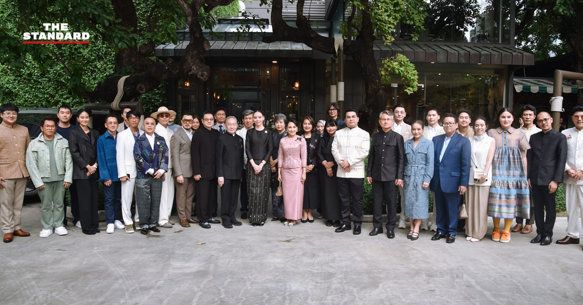 ซาบีดา ไทยเศรษฐ์ รัฐมนตรีว่าการกระทรวงวัฒนธรรม ร่วมหารือกับดีไซเนอร์และผู้ประกอบการผ้าไทย เพื่อผลักดันชุดไทยพระราชนิยม