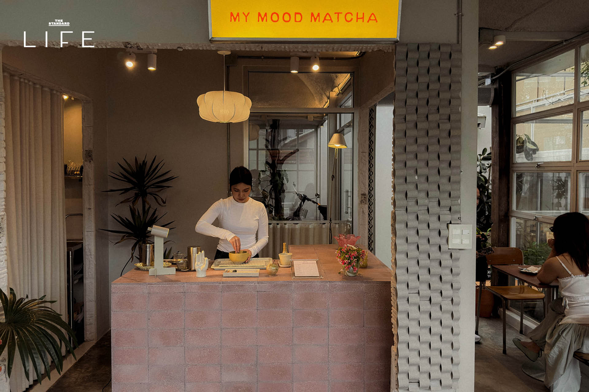 ภาพ SALAA Craftsman Yard เวิ้งใหม่ในซอยปรีดีพนมยงค์ 15 ที่รวมร้านกาแฟ บาร์มัทฉะ ร้านซาวโดวจ์ และสตูดิโอออกแบบ 15