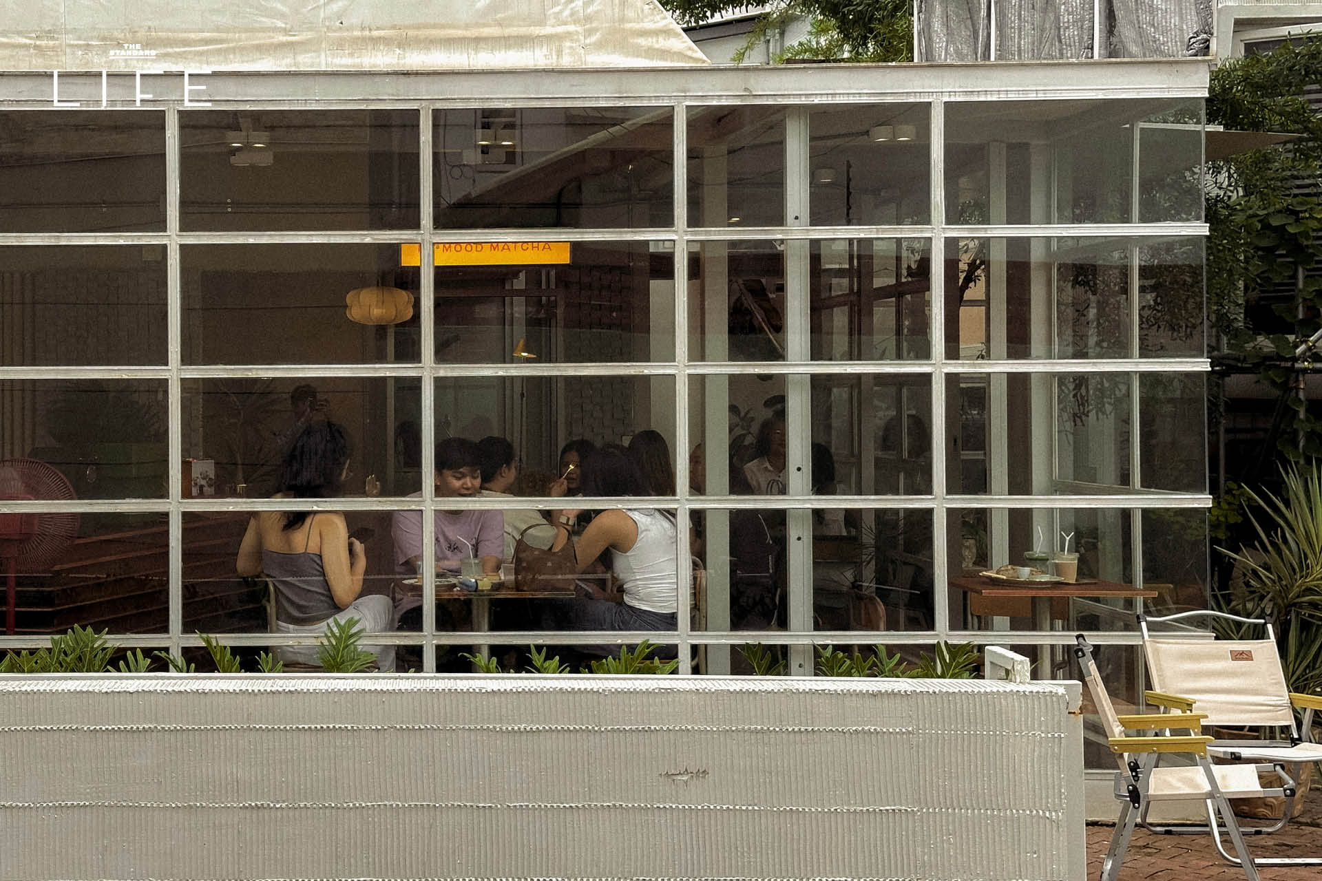 ภาพ SALAA Craftsman Yard เวิ้งใหม่ในซอยปรีดีพนมยงค์ 15 ที่รวมร้านกาแฟ บาร์มัทฉะ ร้านซาวโดวจ์ และสตูดิโอออกแบบ 2