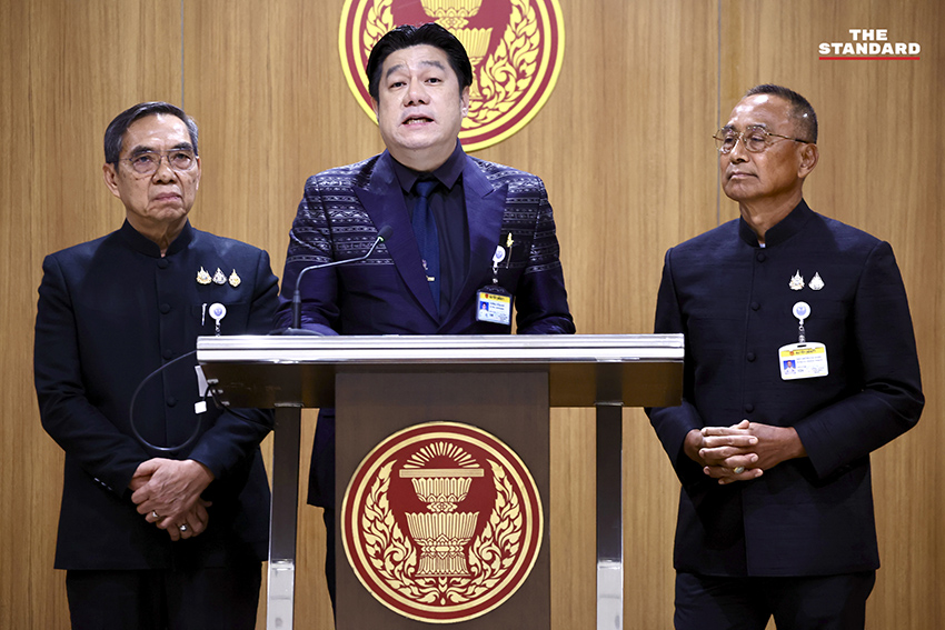 สว.พิสิษฐ์ อภิวัฒนาพงศ์ แถลงข่าวที่รัฐสภา 1