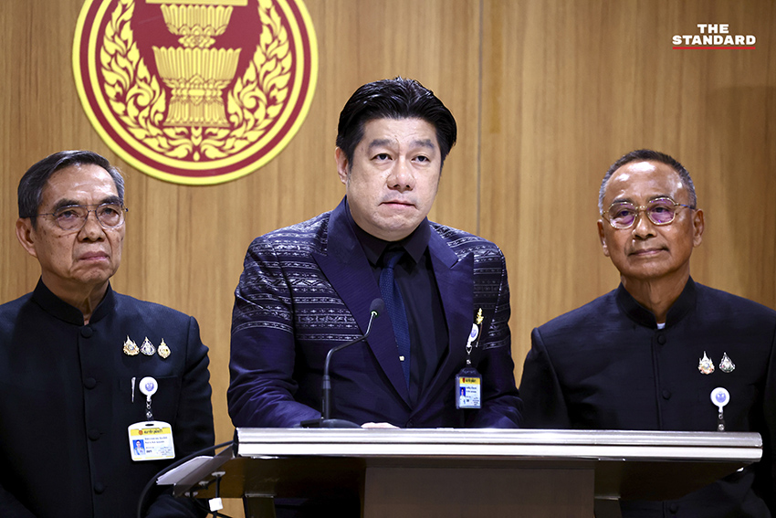 สว.พิสิษฐ์ อภิวัฒนาพงศ์ แถลงข่าวที่รัฐสภา 2