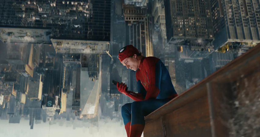 ภาพคอลลาจ Spider-Man: Brand New Day พร้อมชื่อคอลัมน์ POP PULSE และชื่อผู้เขียน 1