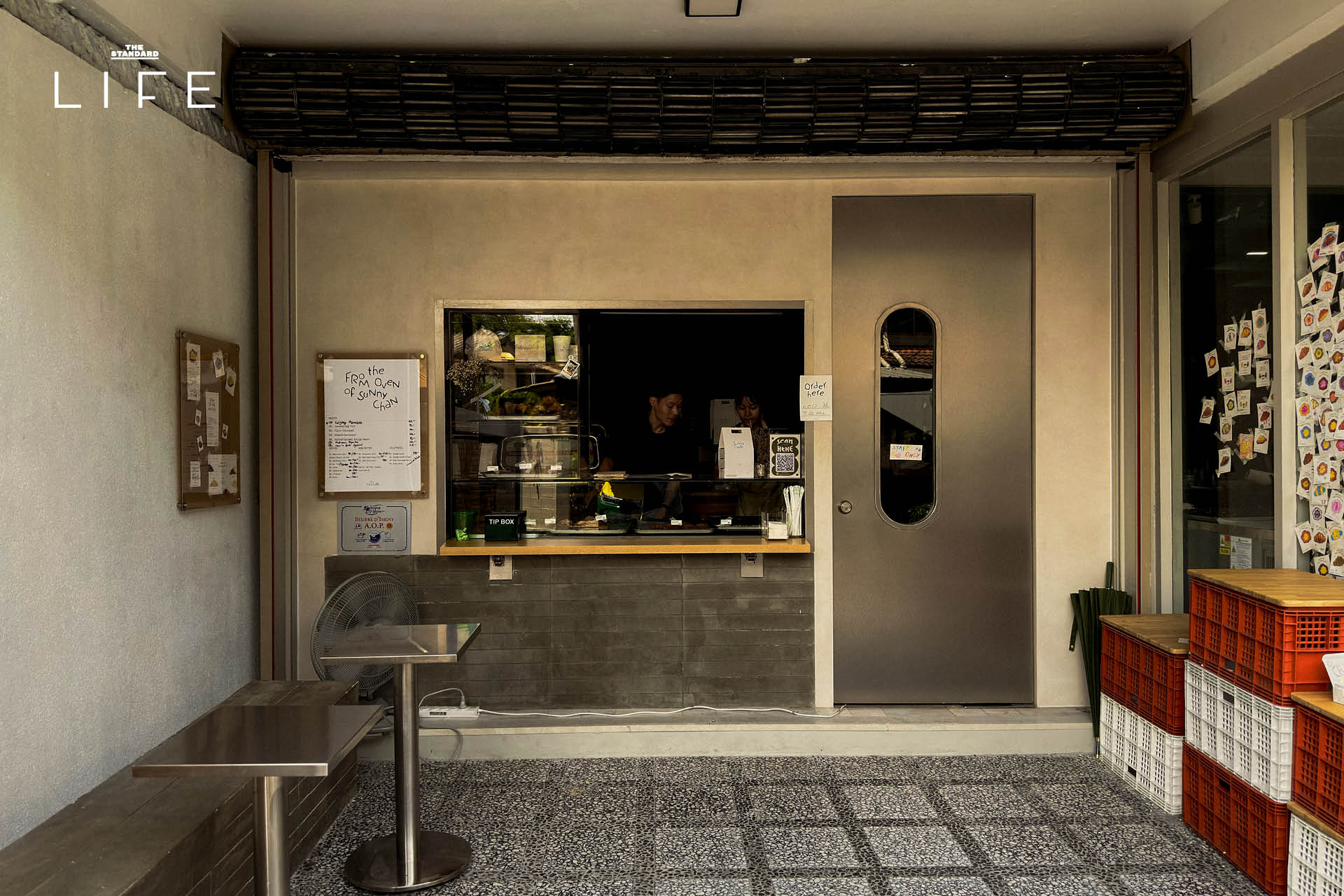 หน้าร้าน Sunny Chan ร้านขนมอบมินิมอลในซอยสวนพลู 2