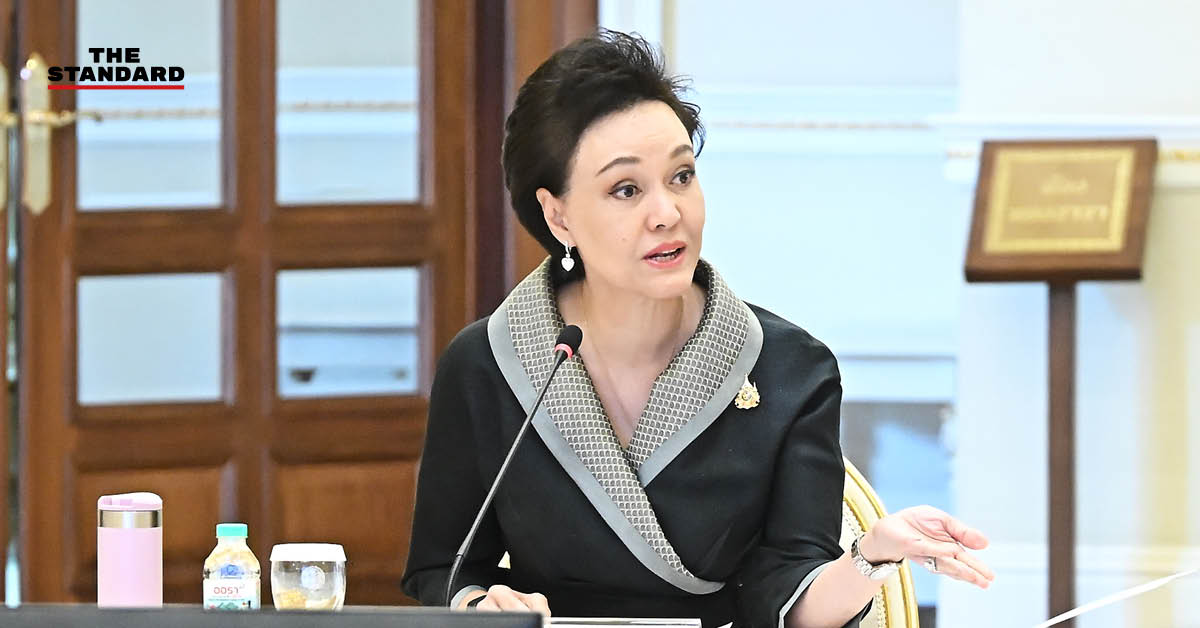 ศุภจี สุธรรมพันธุ์ รองนายกรัฐมนตรีและรัฐมนตรีว่าการกระทรวงพาณิชย์ เป็นประธานการประชุม