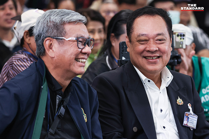 สส.พรรคประชาชนกำลังแถลงข่าวเปิดหลักฐาน ‘ดีลลับแตงโม’ และไทม์ไลน์การฮั้วเลือก สว. ที่รัฐสภา 10
