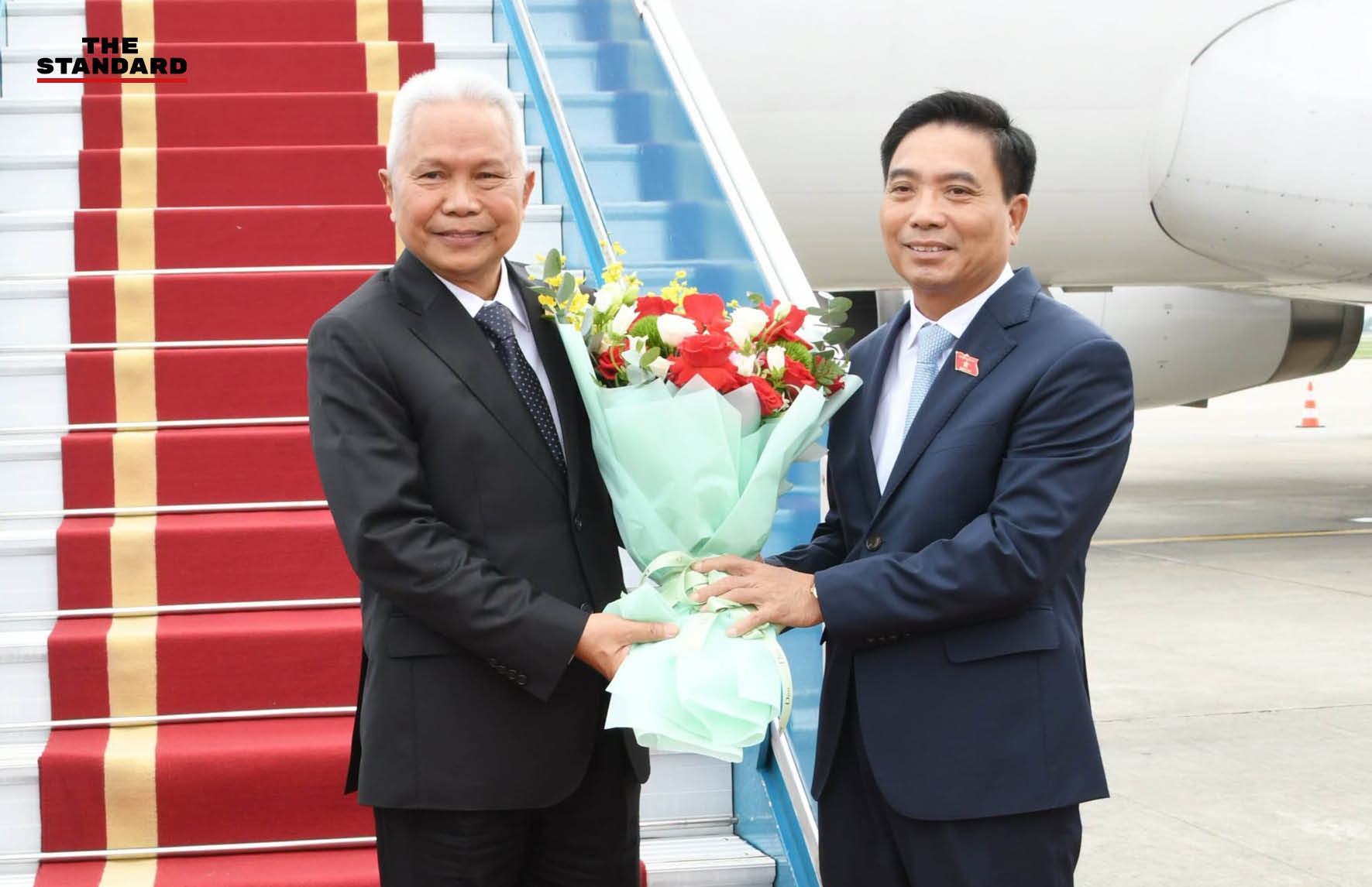 ประธานรัฐสภาไทย โสภณ ซารัมย์ เดินทางถึงเวียดนามและได้รับการต้อนรับอย่างเป็นทางการ 1