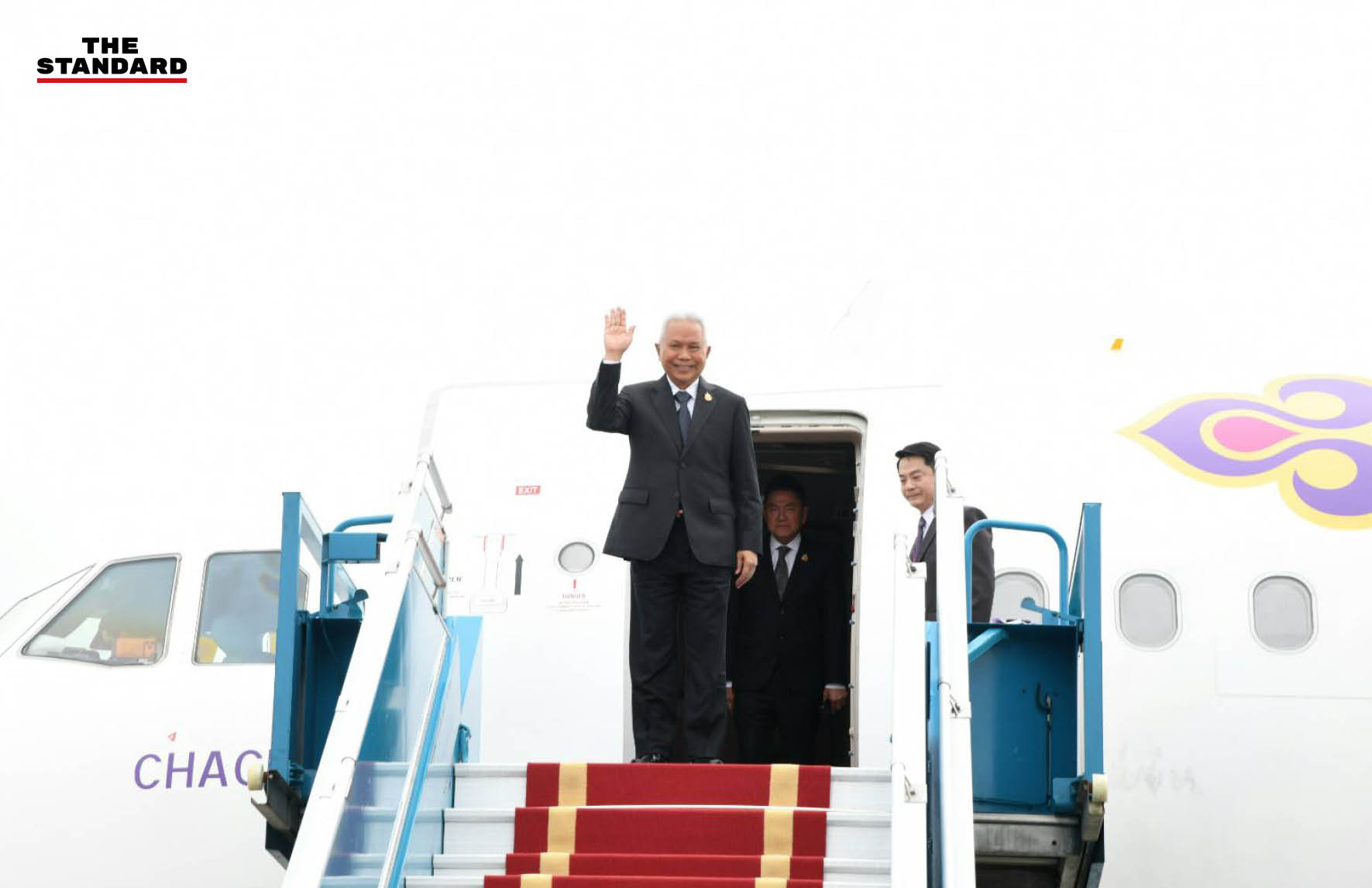 ประธานรัฐสภาไทย โสภณ ซารัมย์ เดินทางถึงเวียดนามและได้รับการต้อนรับอย่างเป็นทางการ 2