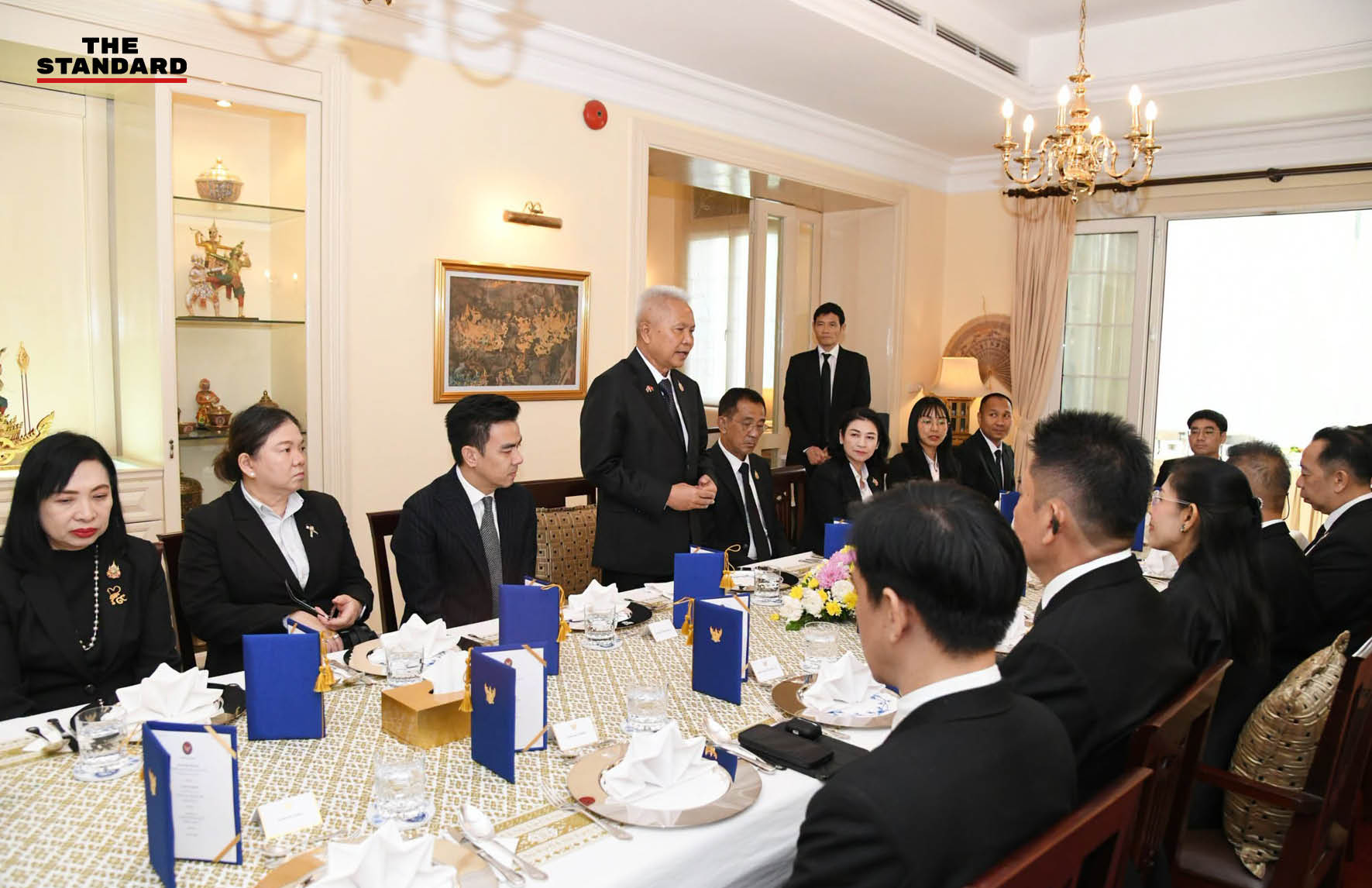 ประธานรัฐสภาไทย โสภณ ซารัมย์ เดินทางถึงเวียดนามและได้รับการต้อนรับอย่างเป็นทางการ 4
