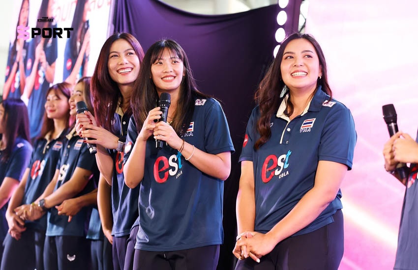 นักวอลเลย์บอลหญิงทีมชาติไทยร่วมกิจกรรมพบปะแฟนคลับในงาน JAS FAN CONNECT 2