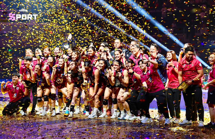 ภาพนักวอลเลย์บอลหญิงทีมชาติไทยกำลังฉลองชัยชนะหลังคว้าแชมป์เอเชีย 6