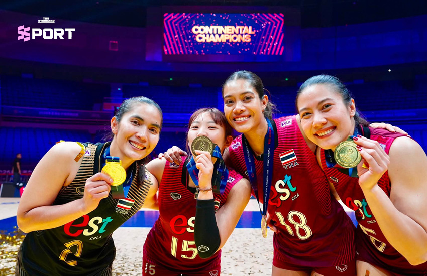 ภาพนักวอลเลย์บอลหญิงทีมชาติไทยกำลังฉลองชัยชนะหลังคว้าแชมป์เอเชีย 7