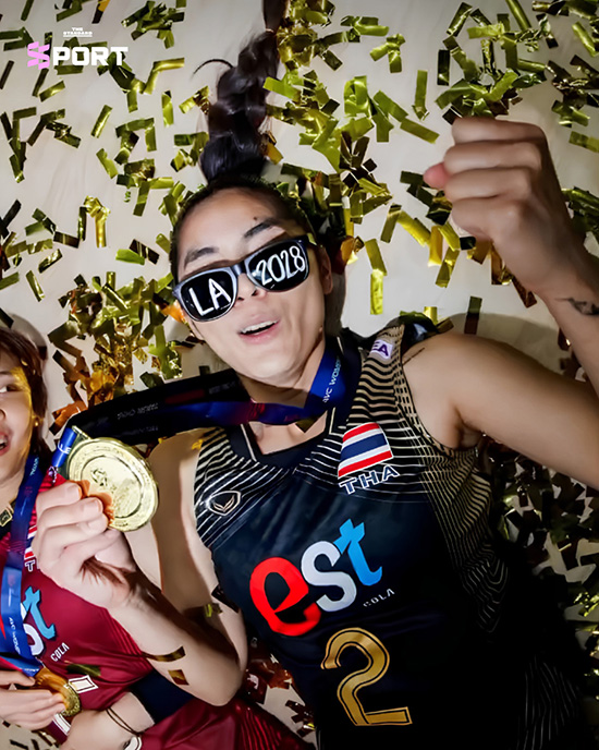 ภาพนักวอลเลย์บอลหญิงทีมชาติไทยชุดประวัติศาสตร์ที่คว้าตั๋วโอลิมปิก 15