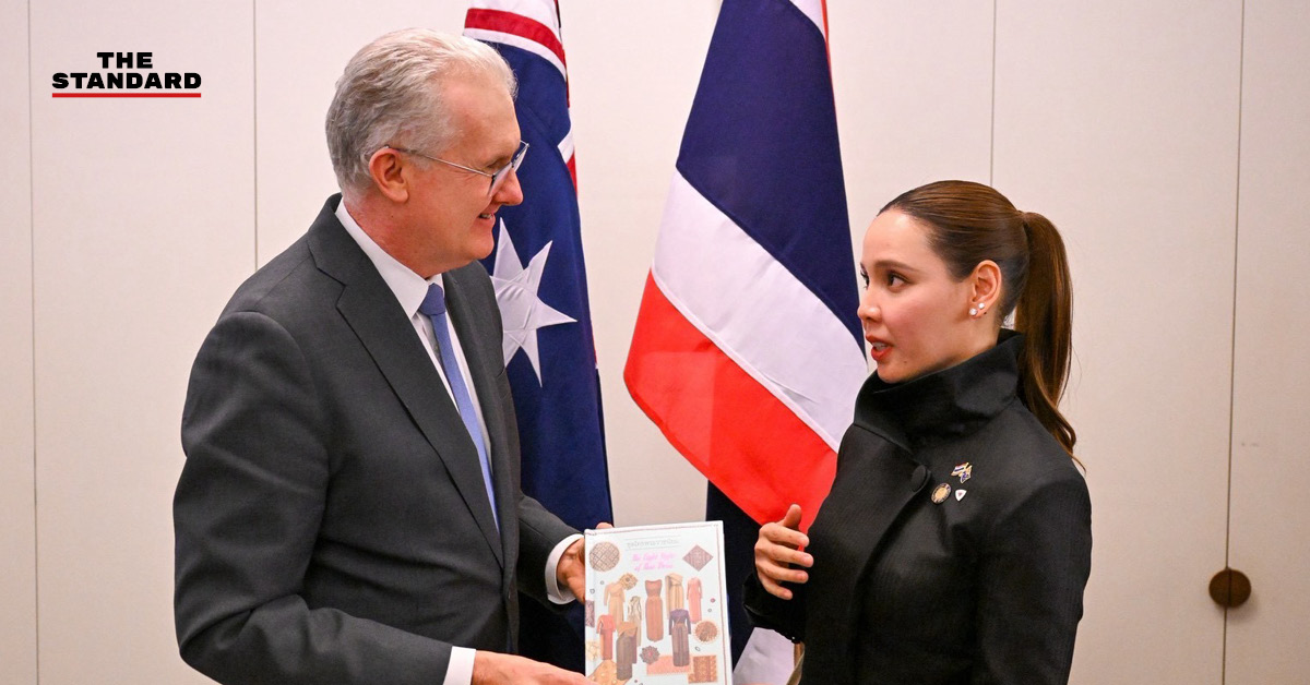 ซาบีดา ไทยเศรษฐ์ รมว.วัฒนธรรมไทย และ Tony Burke รมว.วัฒนธรรมออสเตรเลีย กำลังหารือ