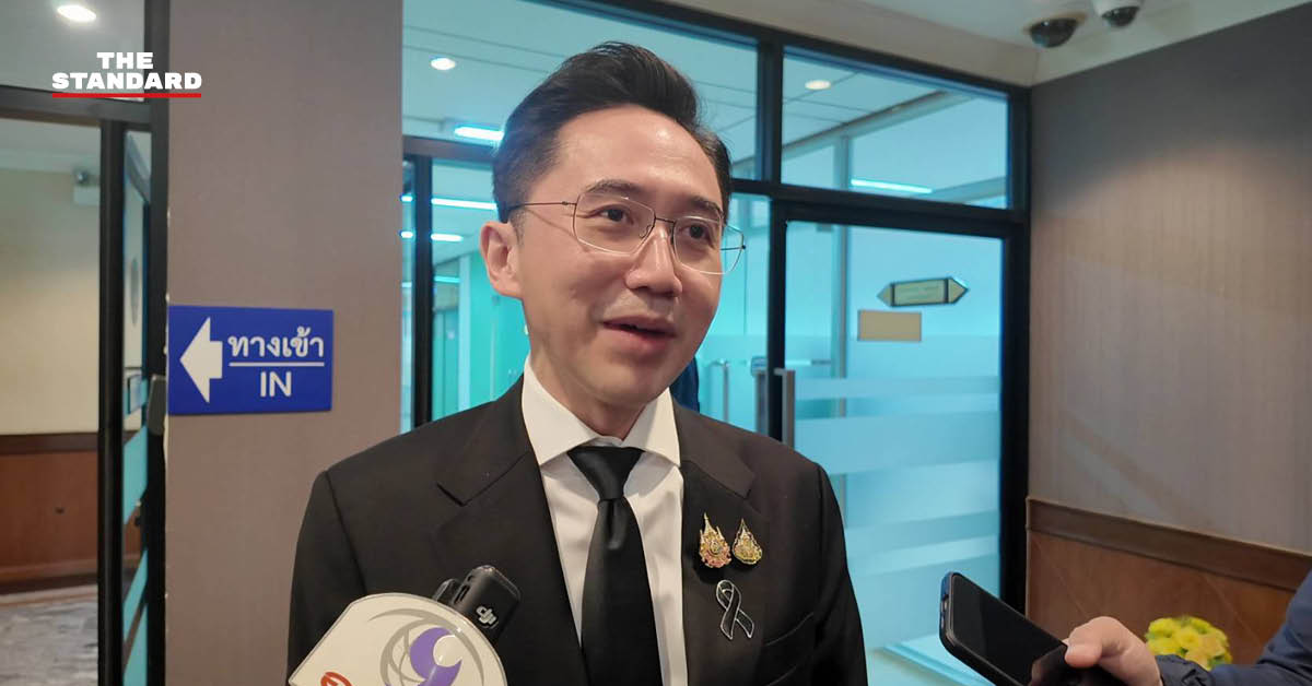 ศ.ดร.ยศชนัน วงศ์สวัสดิ์ รองนายกรัฐมนตรีและรัฐมนตรีว่าการกระทรวงการอุดมศึกษา วิทยาศาสตร์ วิจัยและนวัตกรรม กำลังแถลงข่าว