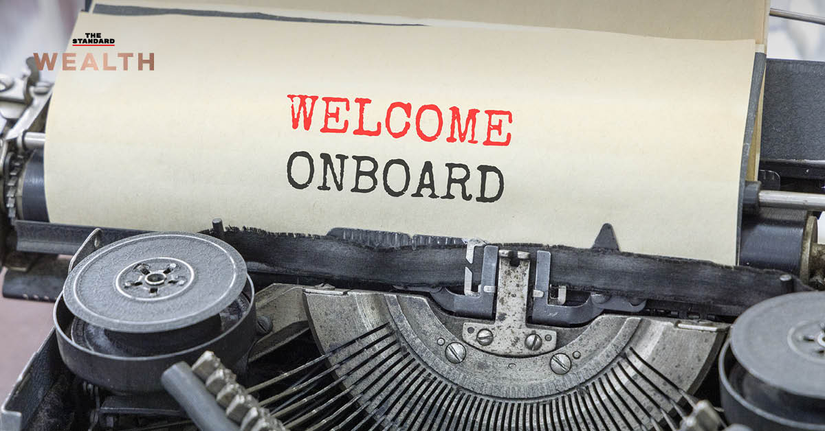 ภาพสัญลักษณ์ Welcome Onboard พร้อมข้อความ Onboarding ไทยสอบตก