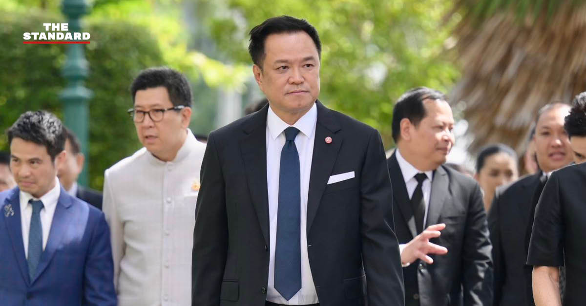 อนุทิน ชาญวีรกูล เยี่ยมชมบูธแสดงผลงานการผลิตวัคซีนของประเทศไทย