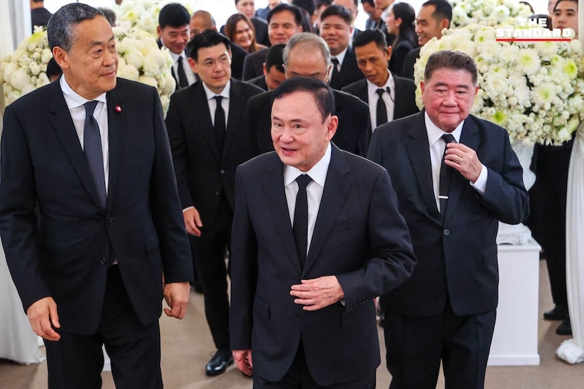 ทักษิณ ชินวัตร อดีตนายกรัฐมนตรี ร่วมพิธีสวดพระอภิธรรมศพ พล.ต.ท. ผ่อน ปลัดรักษา 1