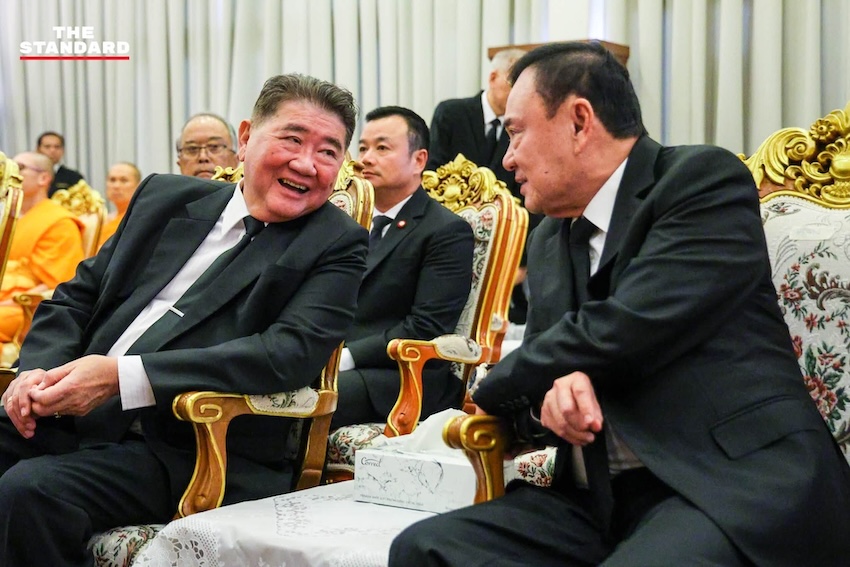 ทักษิณ ชินวัตร อดีตนายกรัฐมนตรี ร่วมพิธีสวดพระอภิธรรมศพ พล.ต.ท. ผ่อน ปลัดรักษา 11