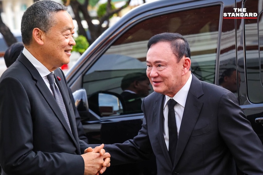 ทักษิณ ชินวัตร อดีตนายกรัฐมนตรี ร่วมพิธีสวดพระอภิธรรมศพ พล.ต.ท. ผ่อน ปลัดรักษา 2