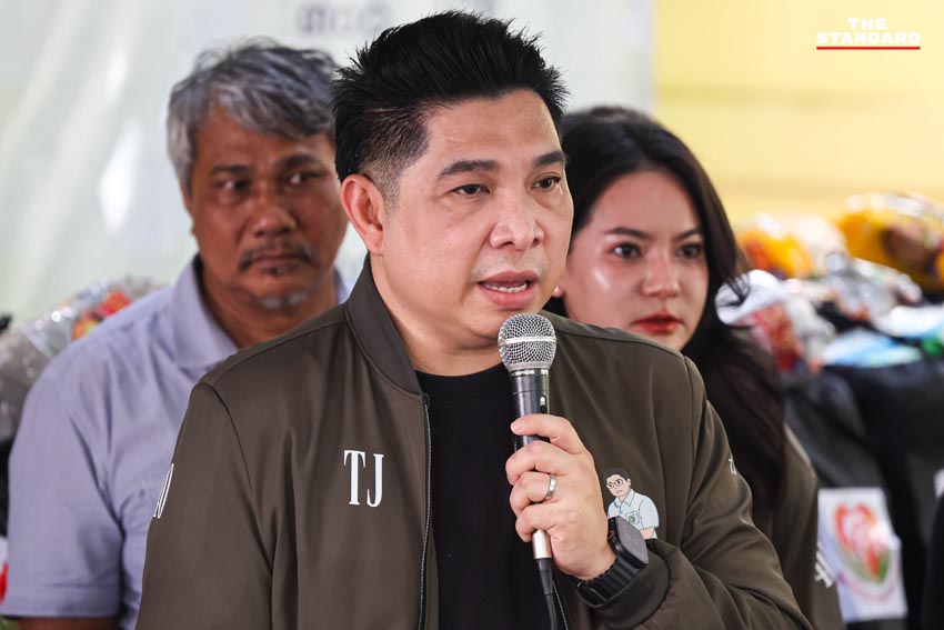 ร.อ.ธรรมนัส พรหมเผ่า มอบถุงยังชีพให้ผู้ประสบภัยเพลิงไหม้ 7