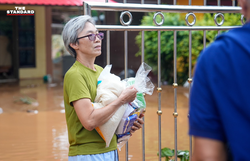 ศ.ดร.ยศชนัน วงศ์สวัสดิ์ รองนายกรัฐมนตรี ลงพื้นที่จังหวัดน่าน ตรวจเยี่ยมและให้กำลังใจผู้ประสบภัยน้ำท่วม 7
