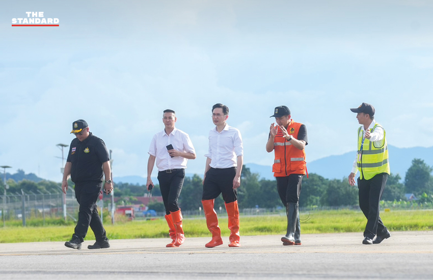 ศ.ดร.ยศชนัน วงศ์สวัสดิ์ รองนายกรัฐมนตรี ลงพื้นที่มอบถุงยังชีพและให้กำลังใจผู้ประสบภัยน้ำท่วมที่จังหวัดน่าน 1