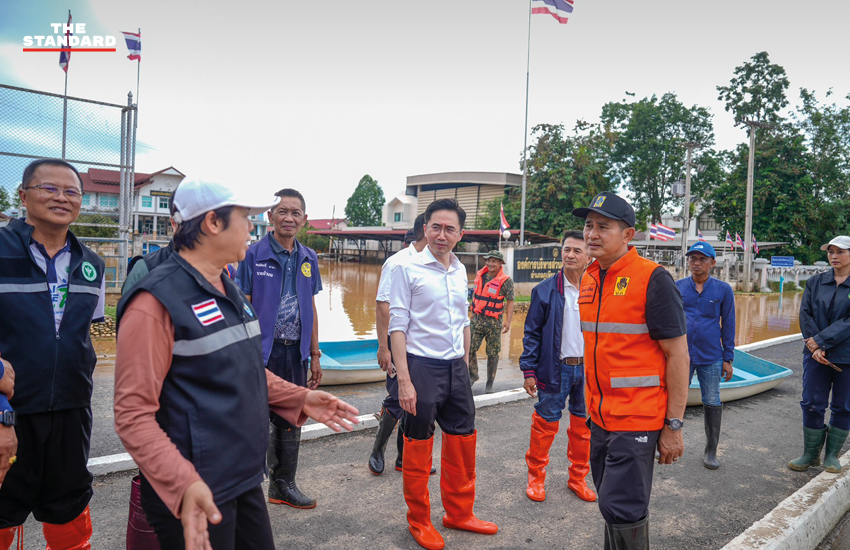 ศ.ดร.ยศชนัน วงศ์สวัสดิ์ รองนายกรัฐมนตรี ลงพื้นที่มอบถุงยังชีพและให้กำลังใจผู้ประสบภัยน้ำท่วมที่จังหวัดน่าน 7