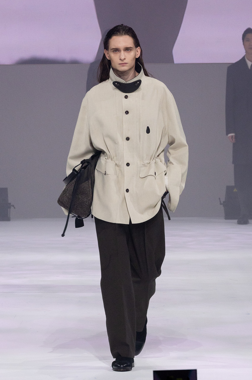 ภาพนางแบบเดินแบบบนรันเวย์ในงานแฟชั่นโชว์ 10 Asian Designers To Watch 9