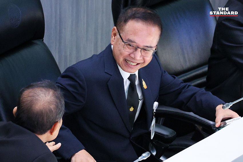 ภาพ สว. เข้าร่วมประชุมวุฒิสภา หลังถูก กกต. สั่งฟ้องคดีฮั้ว 12