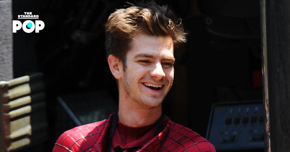 Andrew Garfield ในชุด Spider-Man ระหว่างถ่ายทำภาพยนตร์