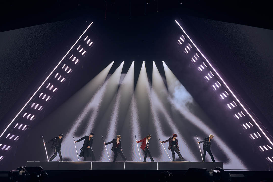 ภาพรวมวง ATLAS บนเวทีคอนเสิร์ต ATLAS RISING UP CONCERT 10