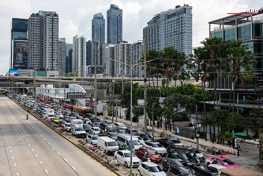ผู้ว่าฯ ชัชชาติ สิทธิพันธุ์ และประชาชนร่วมกิจกรรม Bangkok Car Free 2026 เดินทางด้วยระบบขนส่งสาธารณะ 12