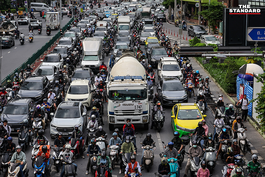 ผู้ว่าฯ ชัชชาติ สิทธิพันธุ์ และประชาชนร่วมกิจกรรม Bangkok Car Free 2026 เดินทางด้วยระบบขนส่งสาธารณะ 6