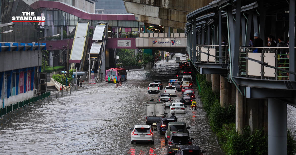ภาพกราฟิกแสดงสถานการณ์น้ำท่วมในกรุงเทพมหานครและการเตรียมความพร้อมช่วยเหลือประชาชน