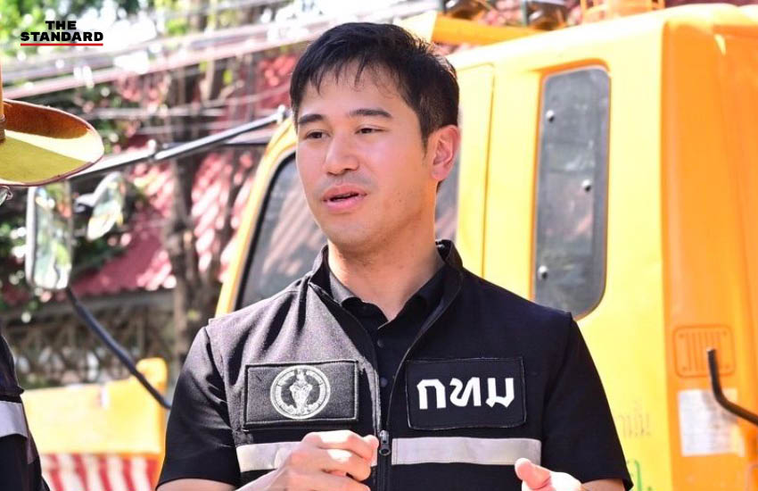 เจ้าหน้าที่ กทม. จัดเก็บขยะในพื้นที่น้ำท่วม 1