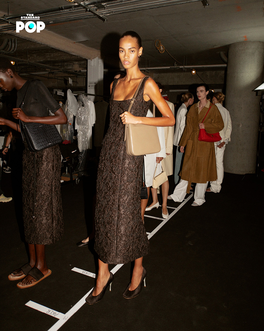 ภาพบรรยากาศแฟชั่นโชว์ CALVIN KLEIN COLLECTION Spring 2027 ณ Terminal Warehouse นิวยอร์ก 3