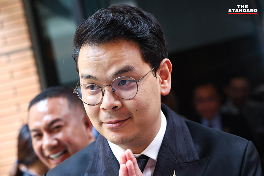 ไชยชนก ชิดชอบ รัฐมนตรีว่าการกระทรวงดิจิทัลเพื่อเศรษฐกิจและสังคม ให้สัมภาษณ์สื่อมวลชนกรณีสินบน 40 ล้านบาท 3