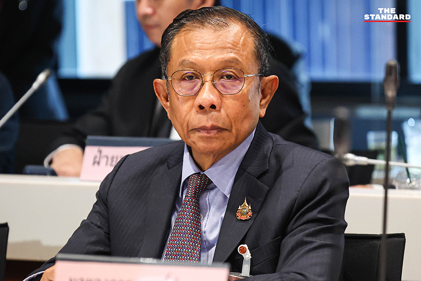 รังสิมันต์ โรม ประธานกรรมาธิการการกฎหมายฯ แถลงข่าว 8