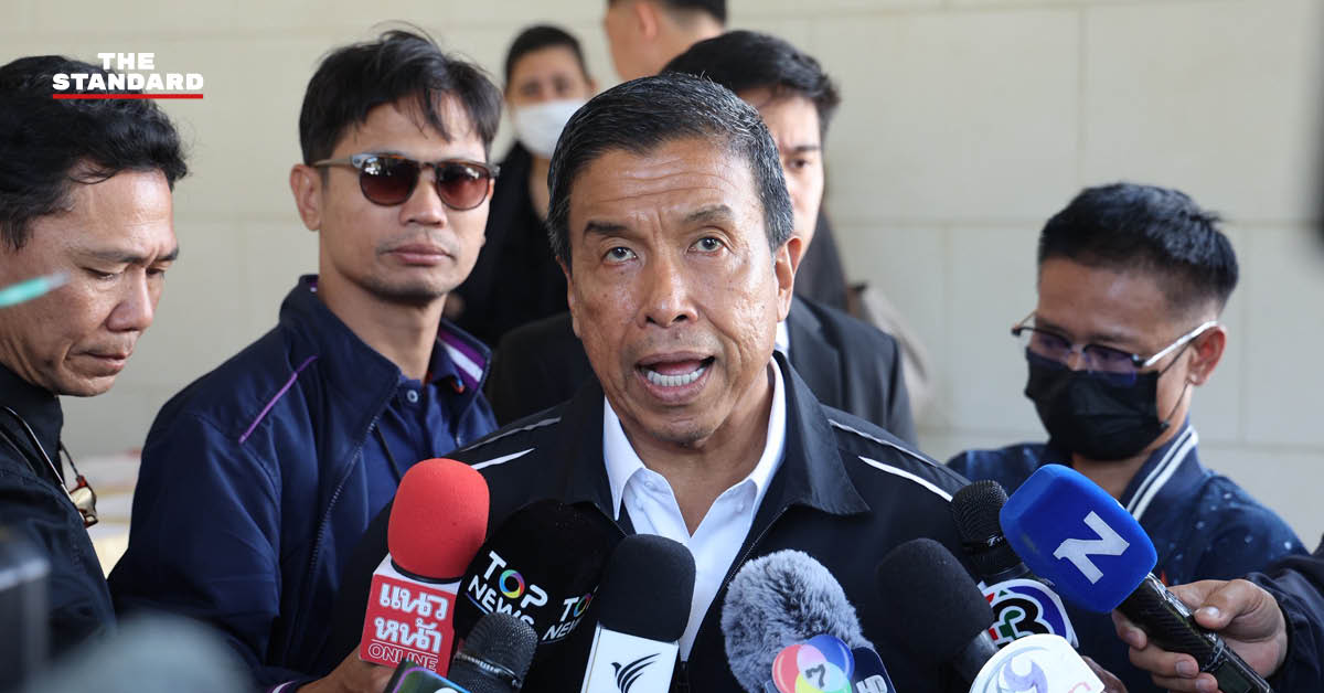 ชัชชาติ สิทธิพันธุ์ ผู้ว่าราชการกรุงเทพมหานคร กำลังให้สัมภาษณ์เกี่ยวกับ Data Center