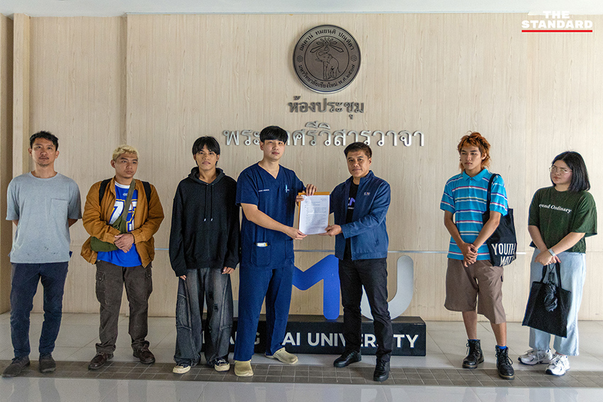 กลุ่มนักศึกษาและประชาคมมหาวิทยาลัยเชียงใหม่รวมตัวยื่นหนังสือคัดค้านการรื้อถอนหอพักอ่างแก้วและแฟลตฝายหิน 1