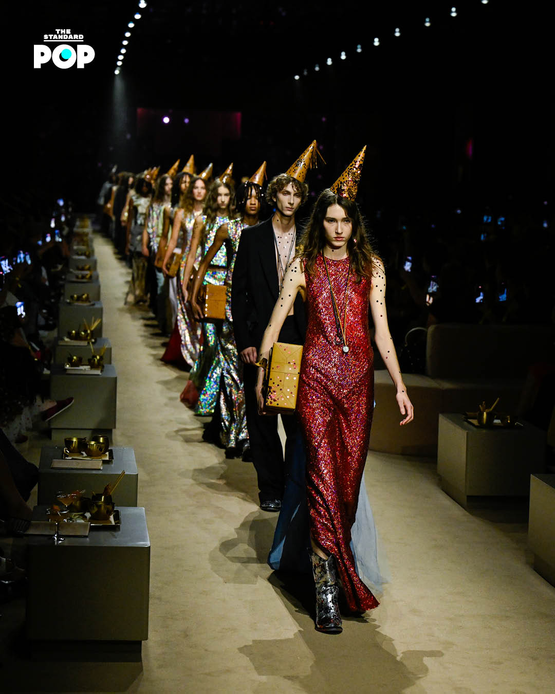 นางแบบสวมชุดจากคอลเล็กชัน Coach Spring 2027 บนรันเวย์ 3
